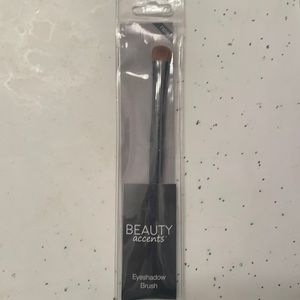 NWT Beauty Accents Eyeshadow Brush